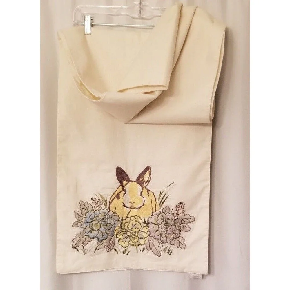 Pottery Barn Table Runner 18